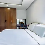 Golden Sun Apartment By New Sky Travel