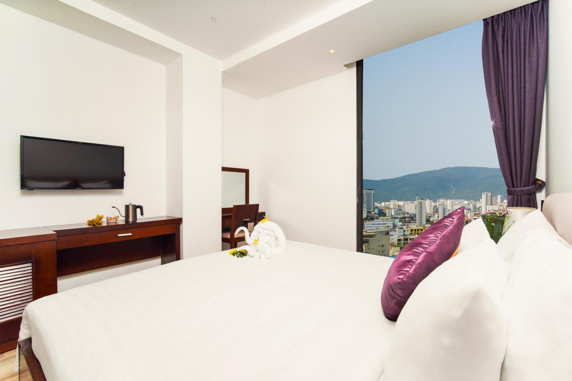Golden Sun By New Sky Travel Hotel 4*