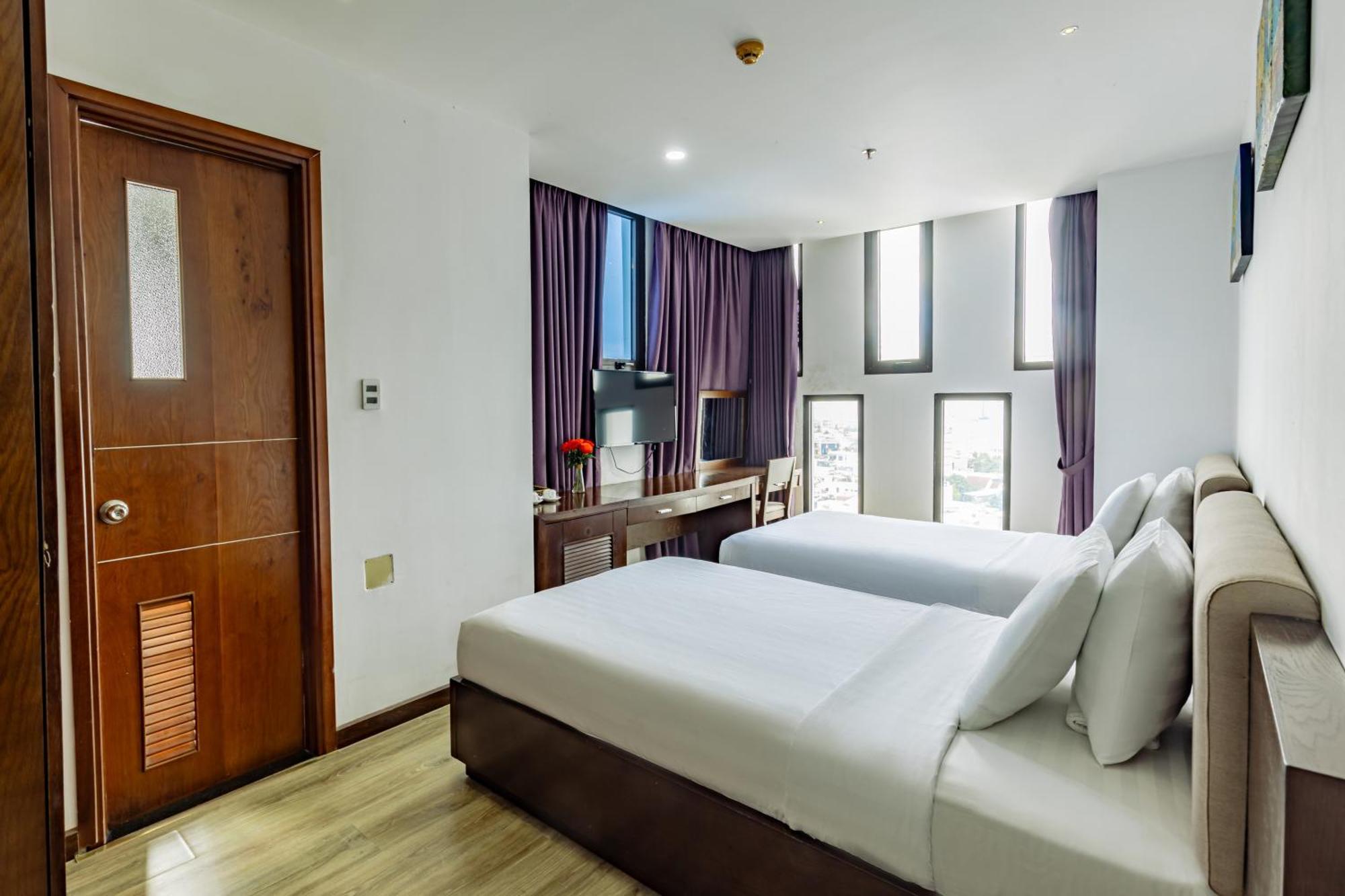 Golden Sun By New Sky Travel Hotel