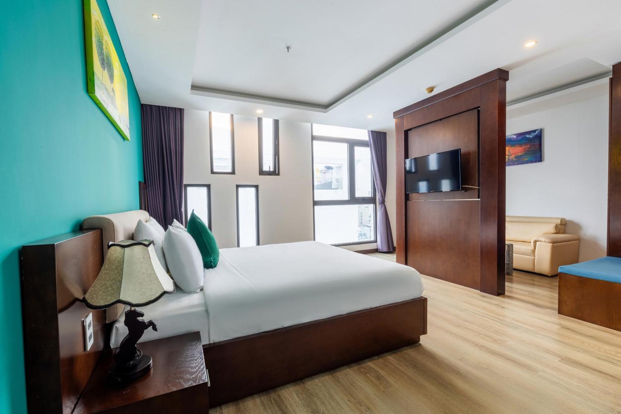 Golden Sun By New Sky Travel Hotel